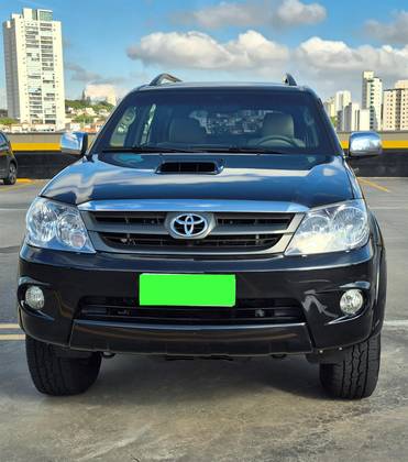 TOYOTA HILUX SW4 3.0 SRV 4X4 16V TURBO INTERCOOLER DIESEL 4P AUTOMÁTICO